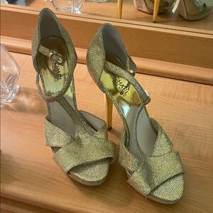 Michael Kors Glittering Gold Heels